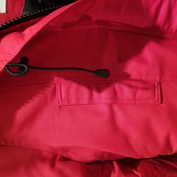 Women's NWT Red- Waterproof / ski / snow Jacket Small - Petit - Picture 4 of 11